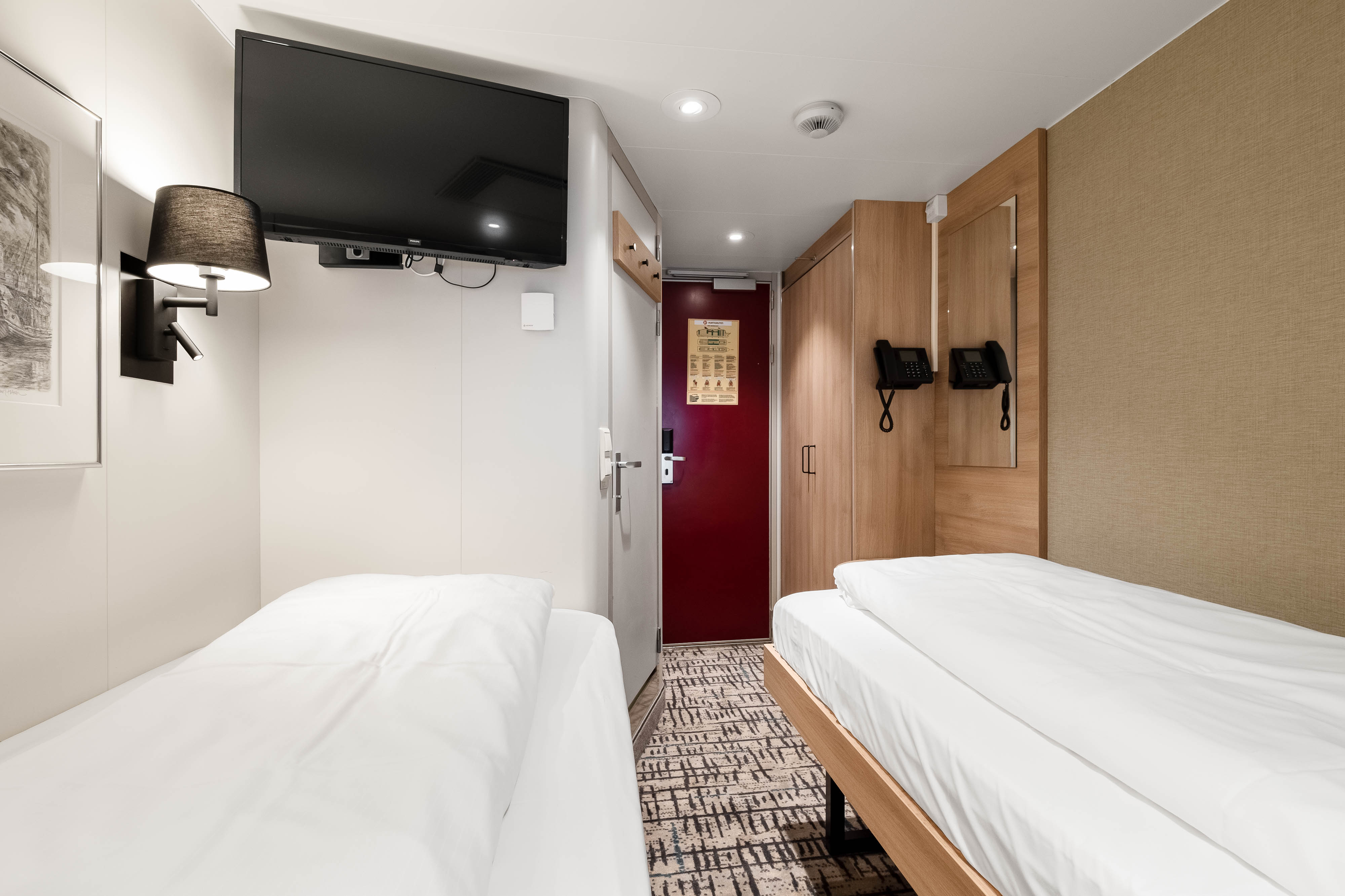 Polar Outside | Lower deck for 2 travellers